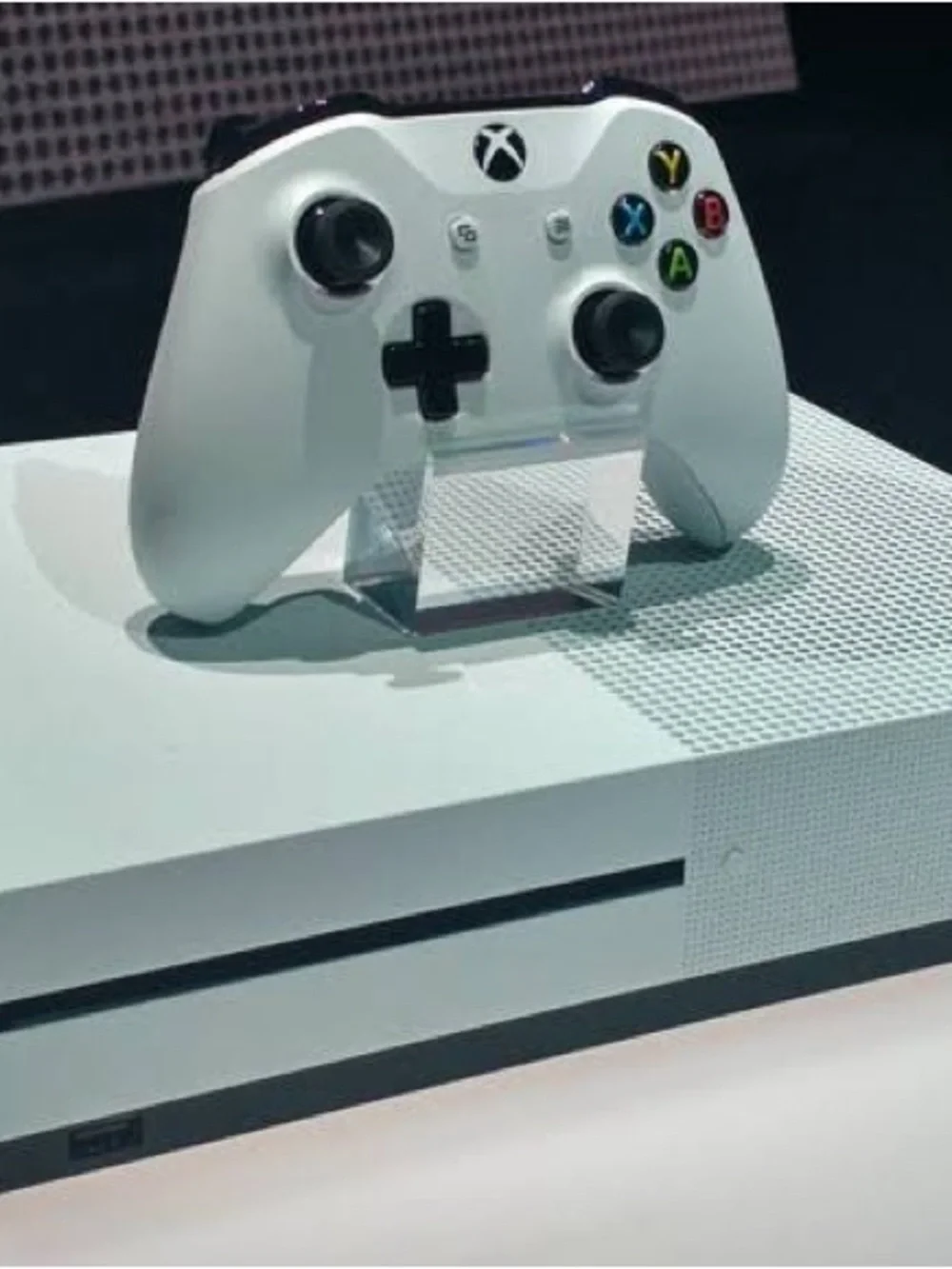 White xbox 1 Controller and Console Bundle